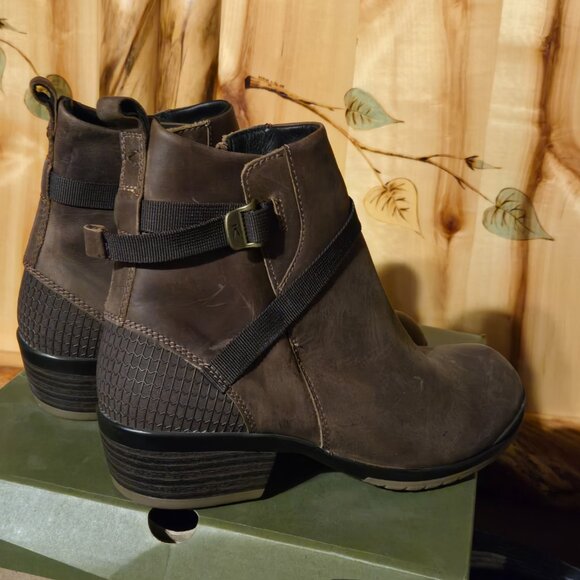 Keen Morrison Mid LEA Boots. 8.5 NWOT - Picture 3 of 6